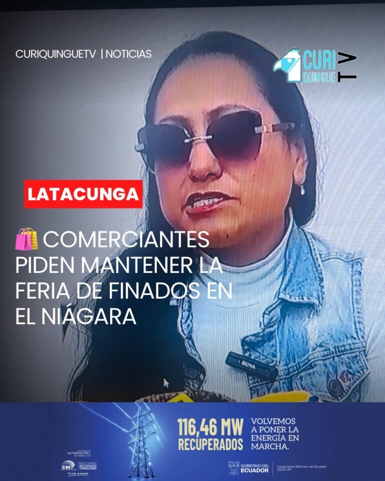 Comerciantes que participarán en la Feria de Finados de Latacunga acudieron a la Municipalidad para solicitar al alcalde Fabricio Tinajero que se mantenga el lugar inicialmente previsto para esta actividad.